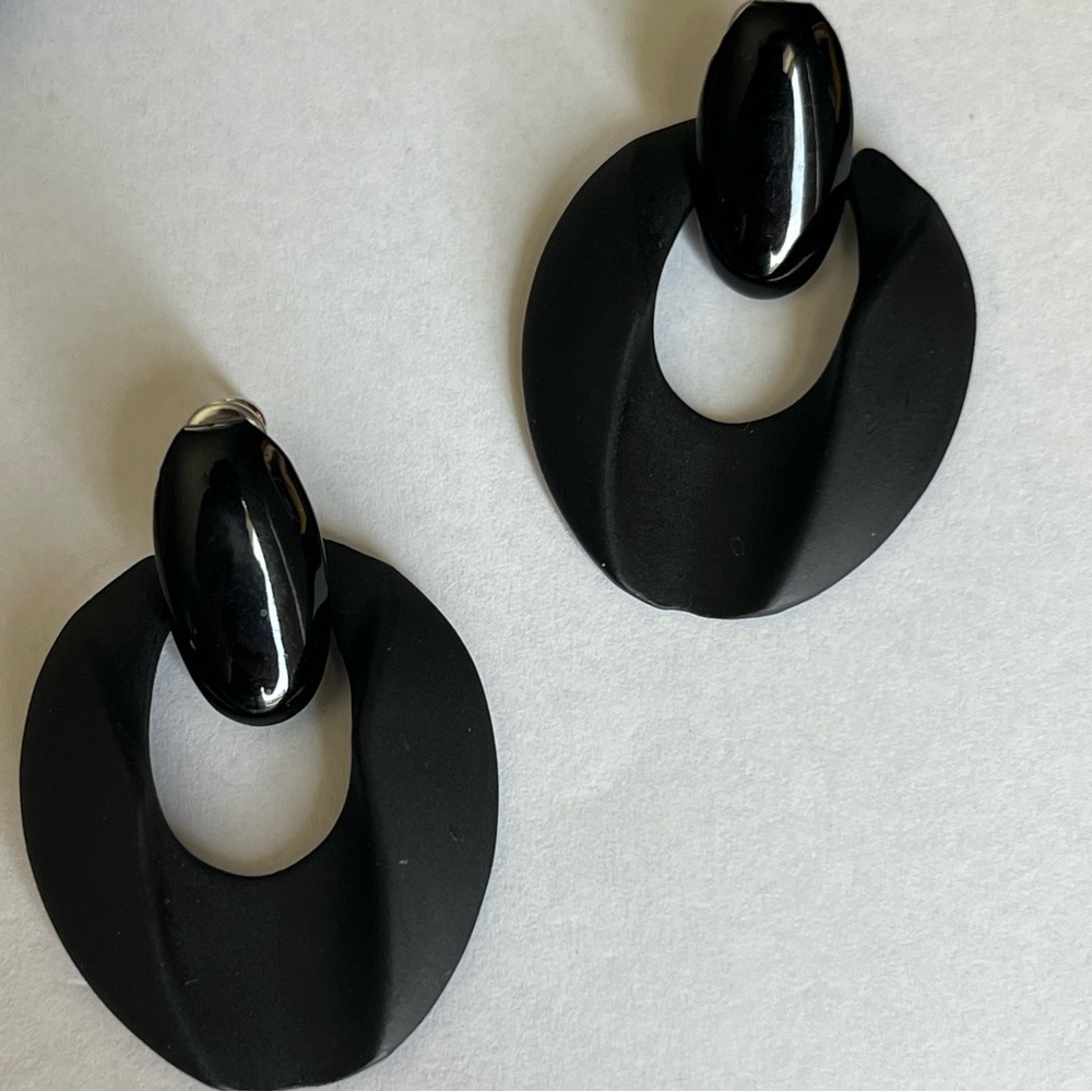 BOGO Two pairs of black post evening glam earrings - Picture 4 of 8